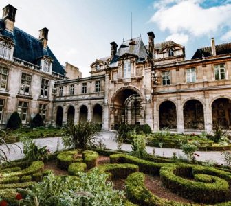 Le Marais District Guided Walking Tour – Private Tour in Spanish