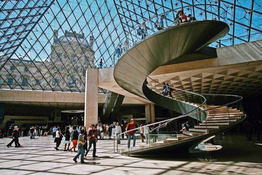 Milo-Louvre-Tour-Paris-Museum-Mona-Lisa-Venus-Del